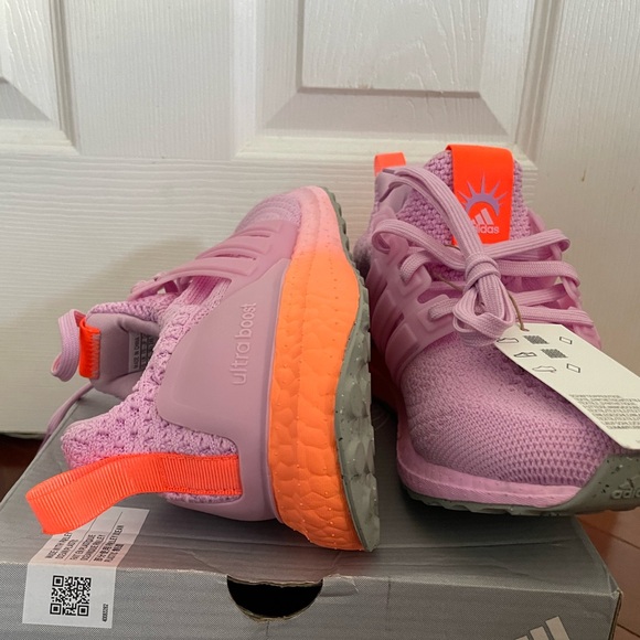 Adidas Women’s Ultraboost 5.0 DNA - running shoes - Picture 2 of 5